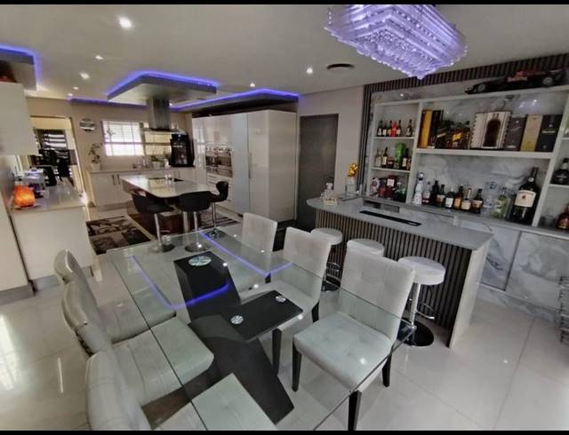 4 BEDROOM TOWNHOUSE FOR SALE IN IZINGA